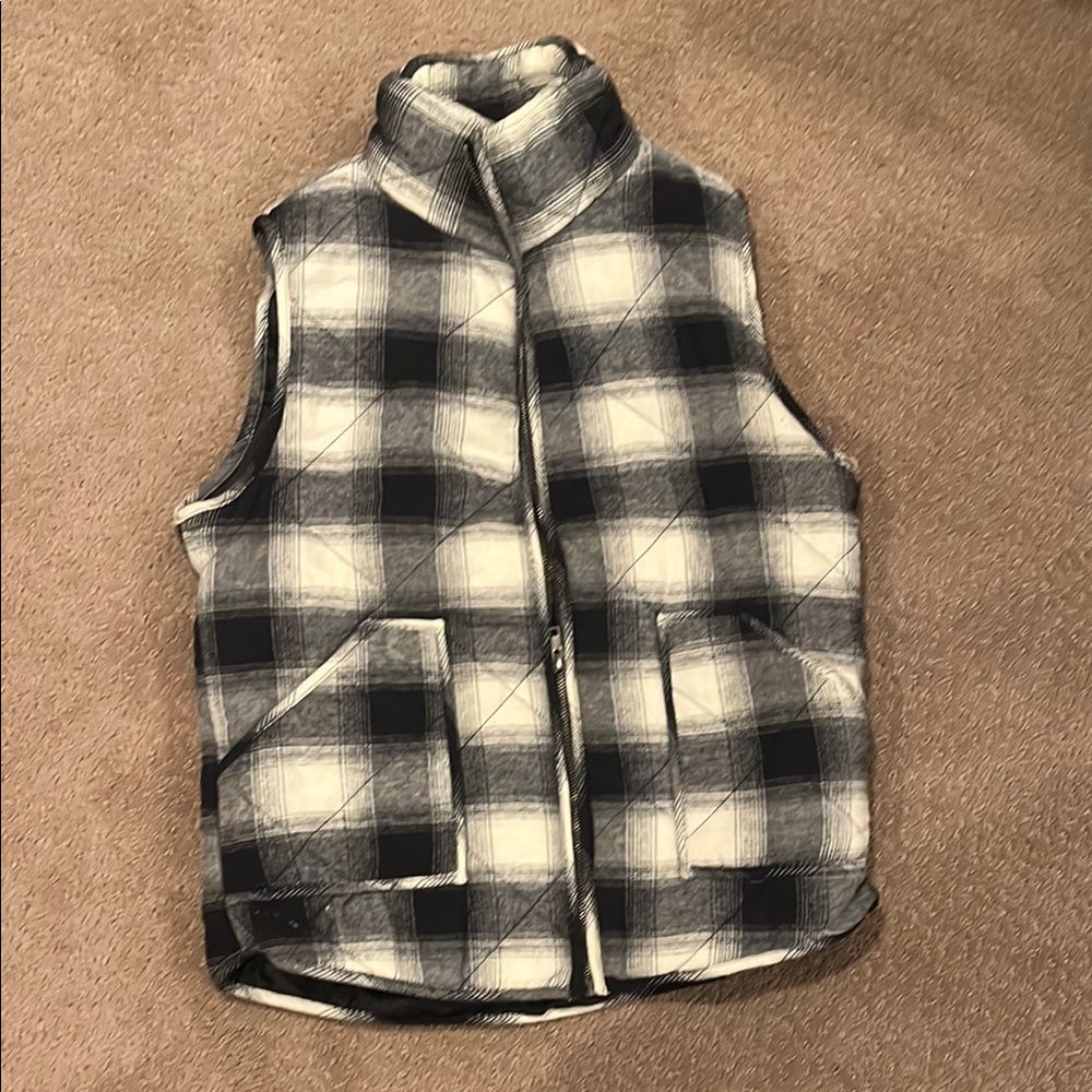 Be Cool Plaid Puffer Vest. Size S.